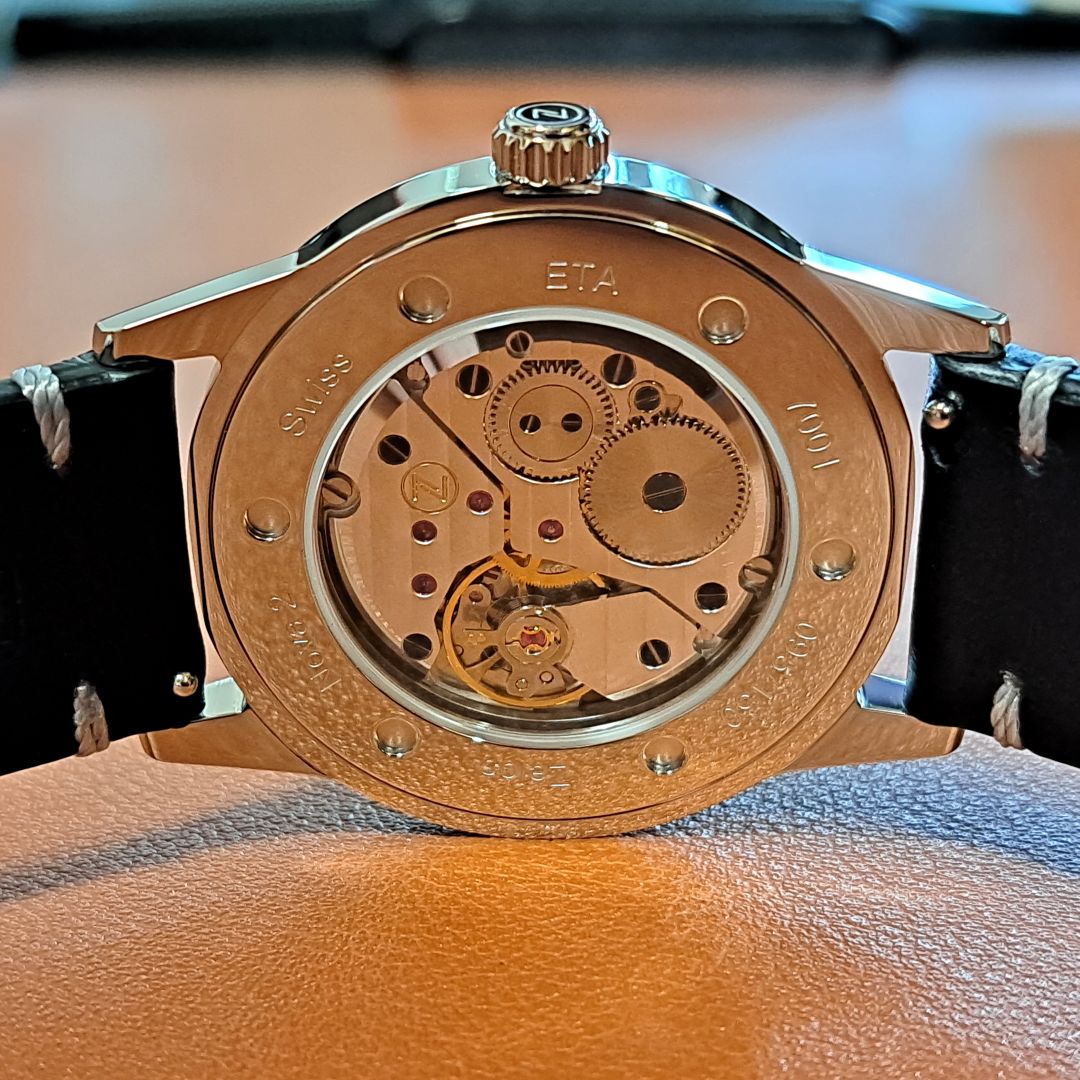 なす Zelos Nova v2 37mm Aventurine (Swiss ETA 7001 Hand Wound Movement