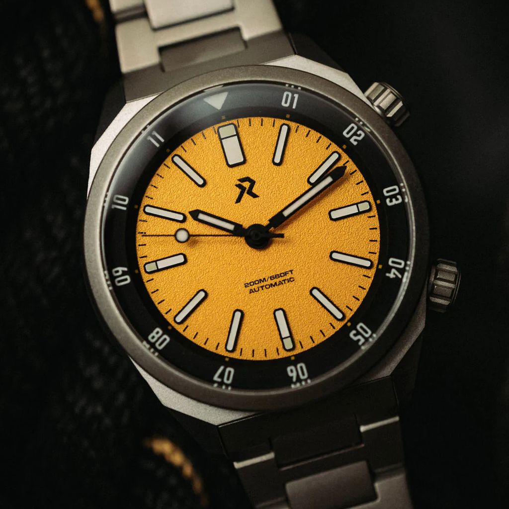 RZE Resolute Super Compressor - Medallion Yellow (Titanium RZE Resolute Super Compressor - Medallion Yellow (Titanium
